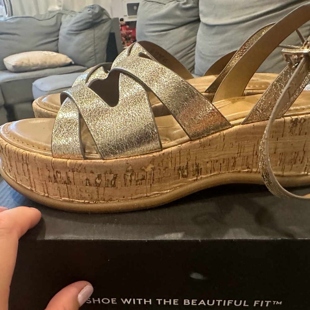 Naturalizer Sandals - Picture 6 of 7